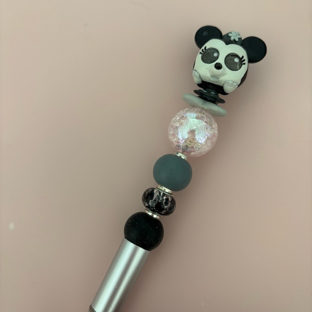 Disney Doorables: Mickey Mouse: Classic B&W Minnie Mouse handmade beaded pen